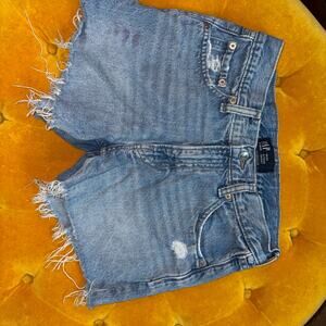 Gap Stride Denim Shorts Size 24 Distressed Raw Hem Light Wash Jeans
